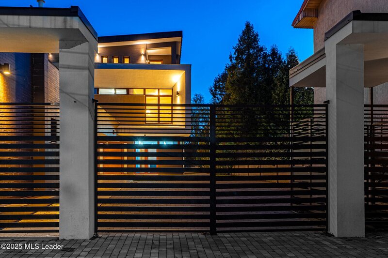 Vila pe malul lacului Mogosoaia | 617 mpt, teren 1182 mp