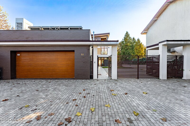 Vila pe malul lacului Mogosoaia | 617 mpt, teren 1182 mp