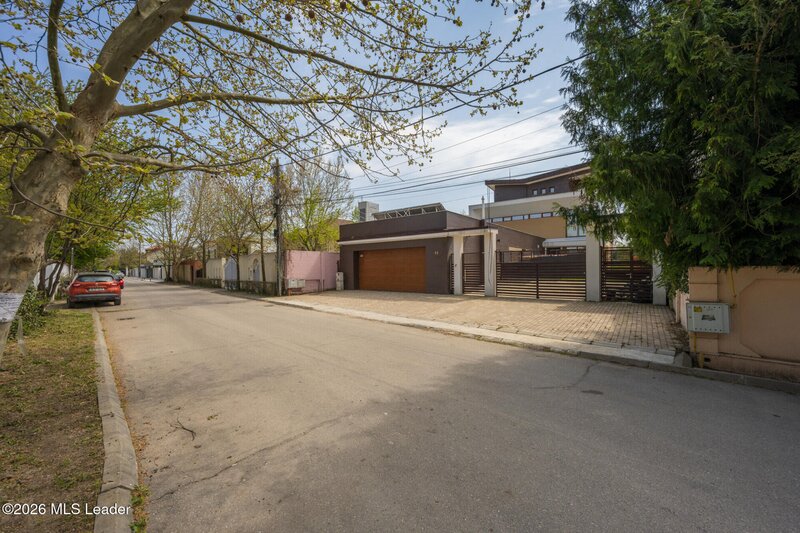 Vila pe malul lacului Mogosoaia | 617 mpt, teren 1182 mp